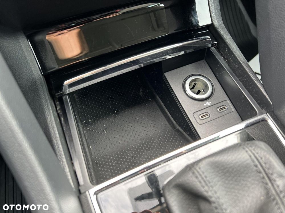 Skoda Karoq 1.5 TSI ACT 4x2 Style DSG - 28