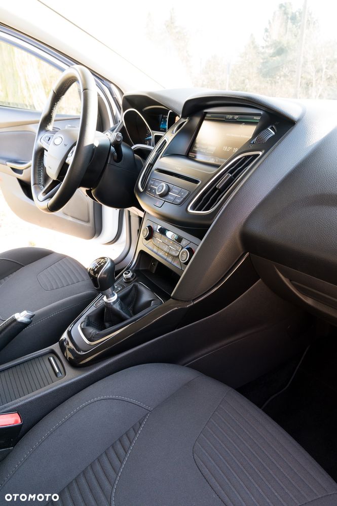 Ford Focus 1.0 EcoBoost Titanium - 14