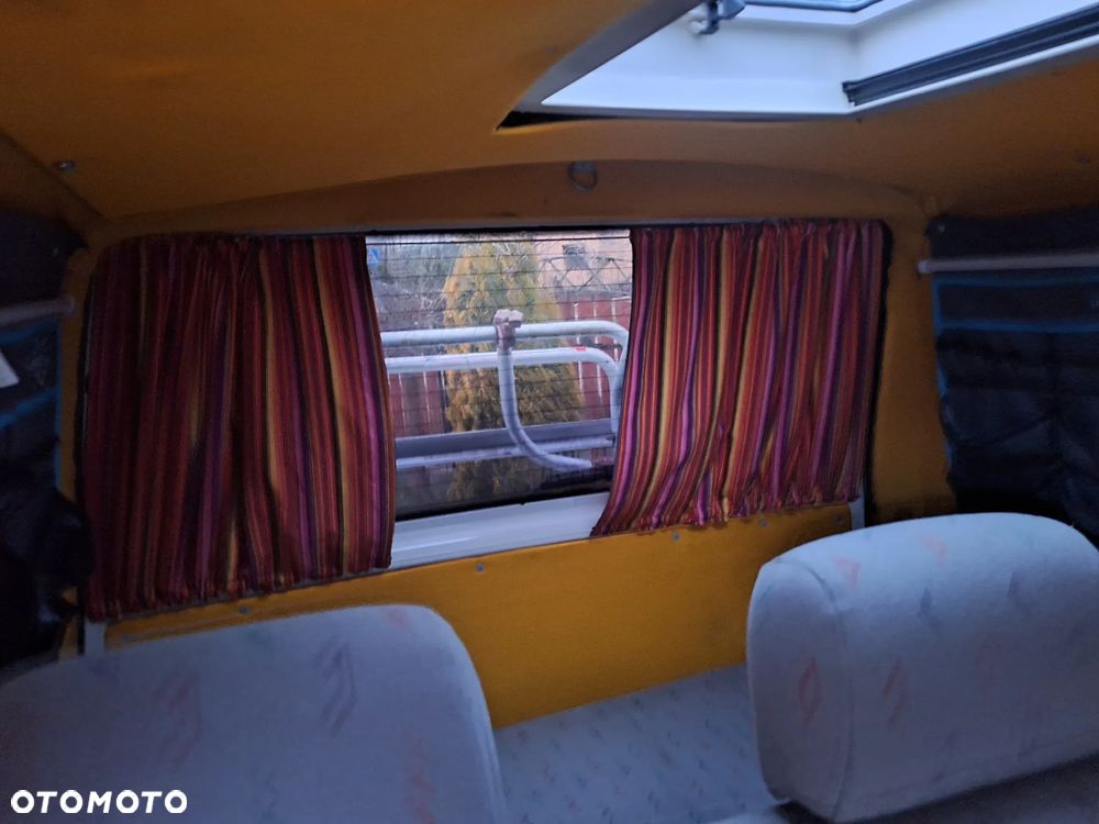 Volkswagen Transporter - 26