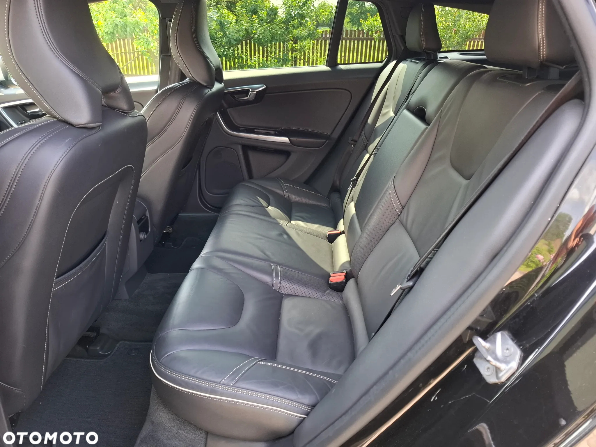 Volvo V60 D4 Drive-E R-Design Momentum - 14