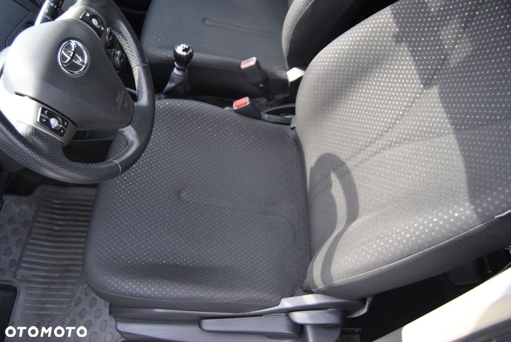 Toyota Yaris 1.33 VVT-i Executive - 36