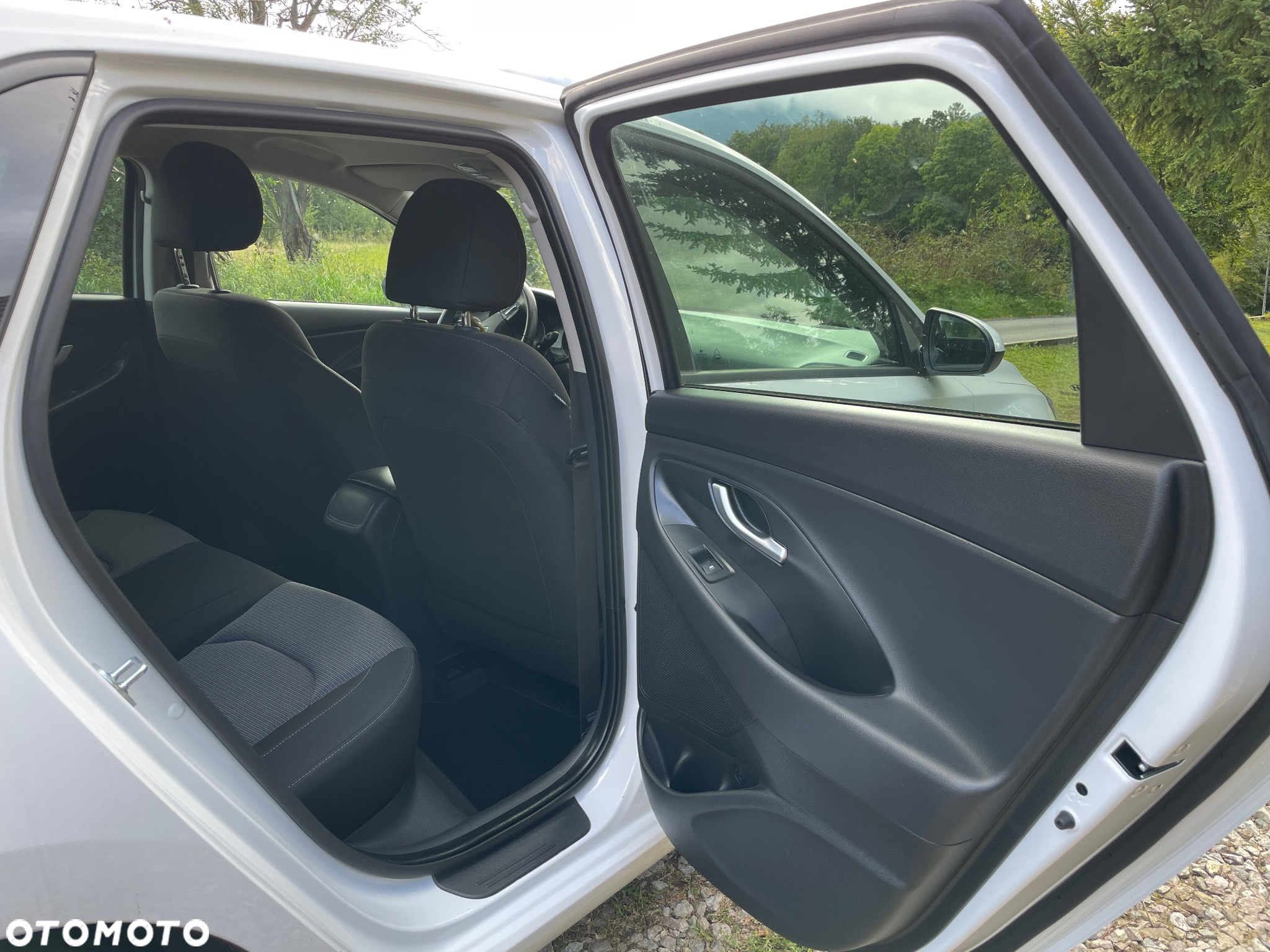 Hyundai i30 1.5 DPI Classic + - 16