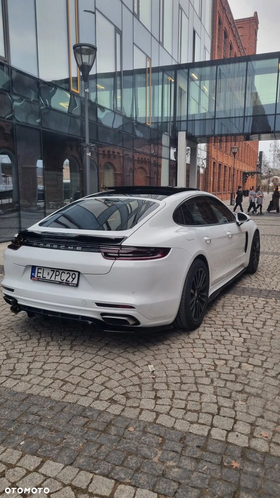 Porsche Panamera 4 - 25