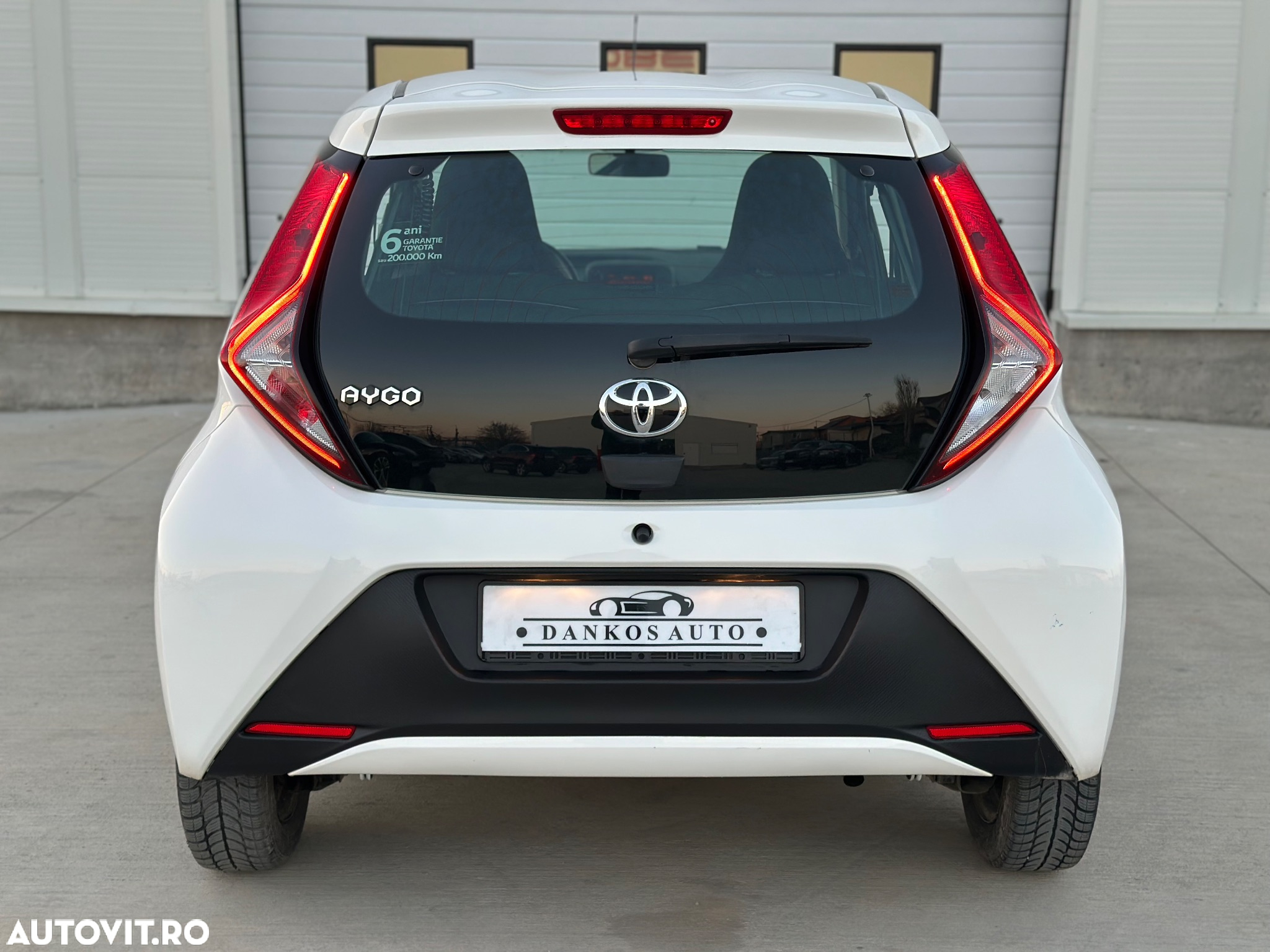 Toyota Aygo 1.0 VVY-I 5 usi X-cite - 4