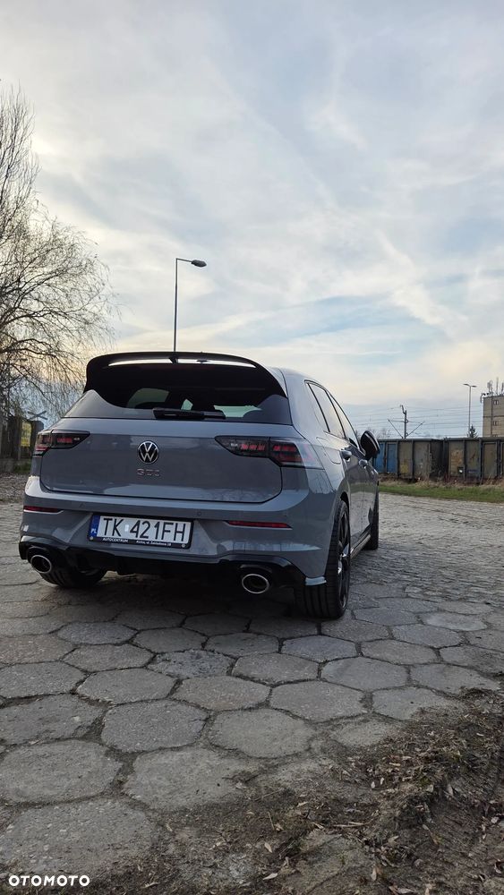 Volkswagen Golf - 8