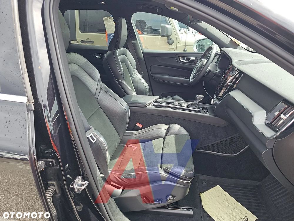 Volvo XC 60 T6 AWD Geartronic RDesign - 13