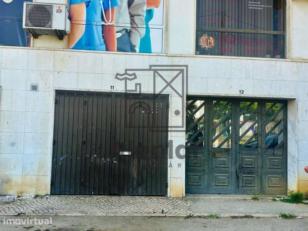 Garagem com WC à Venda | Excelente Localização no Sobralinho - Grande imagem: 2/10