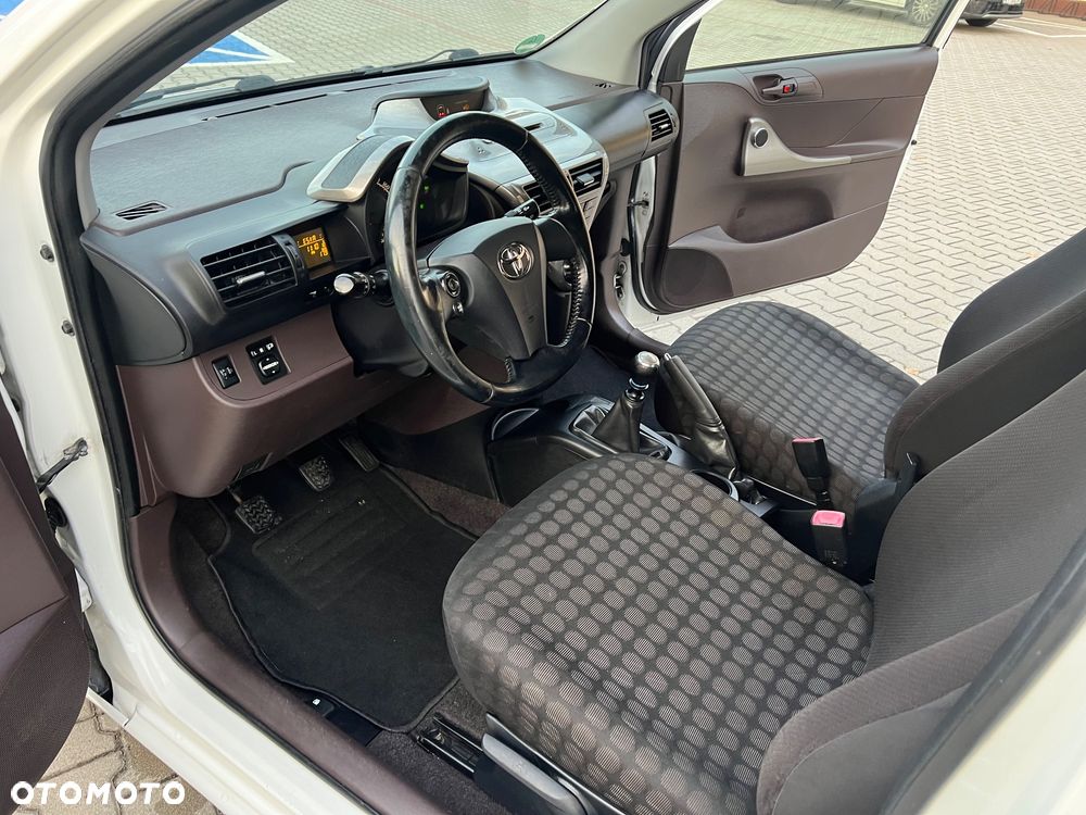Toyota iQ 1.0 Sol EU5 - 30