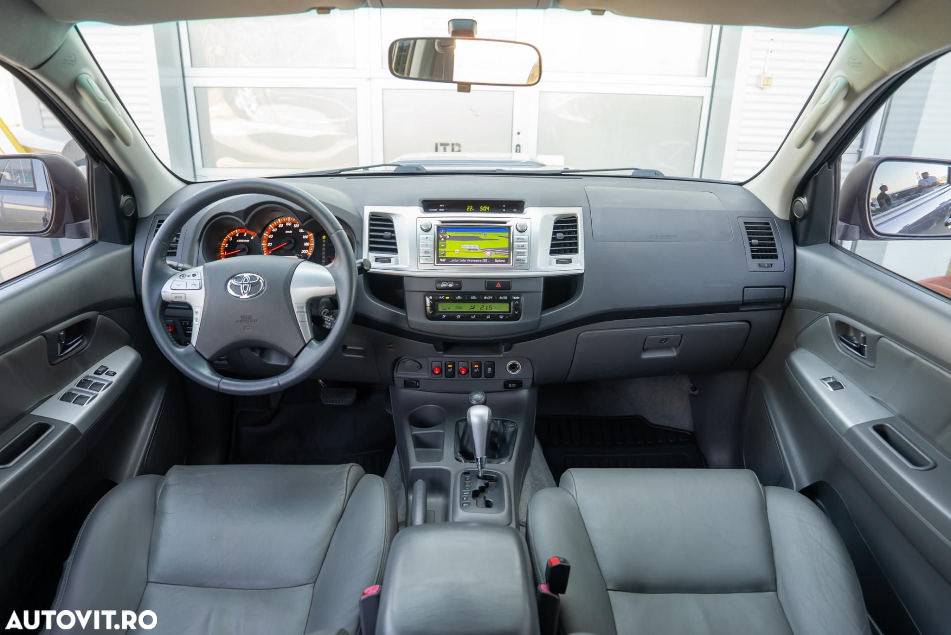 Toyota Hilux 4x4 Cabina Dubla Style+ Aut. - 7