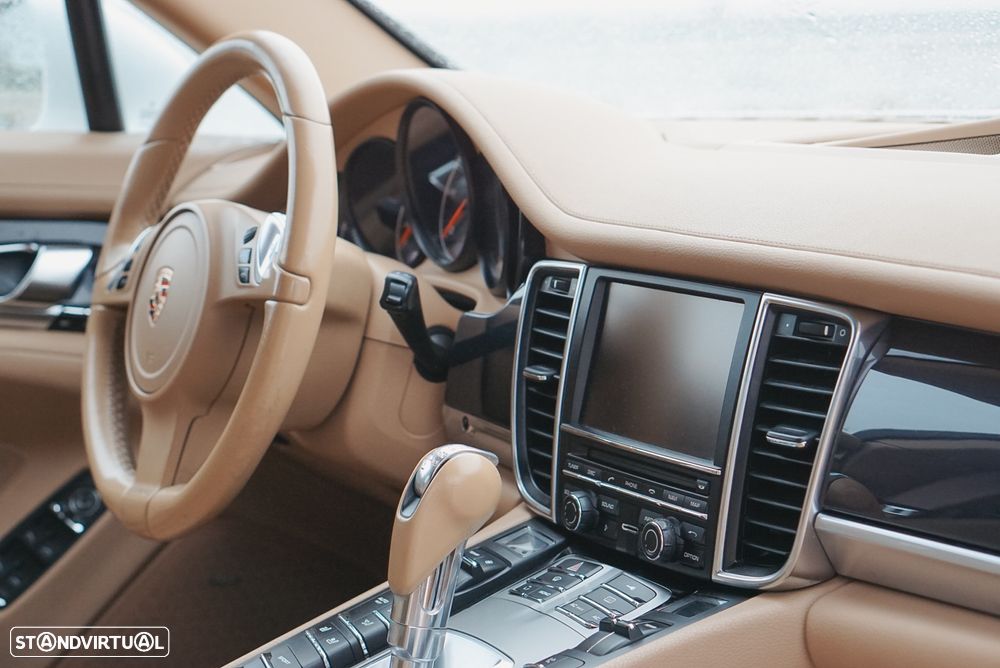 Porsche Panamera Platinum Edition - 8