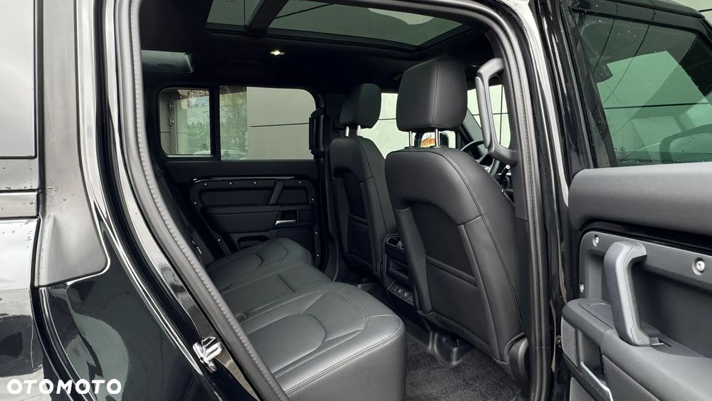 Land Rover Defender 110 2.0 D240 S - 12