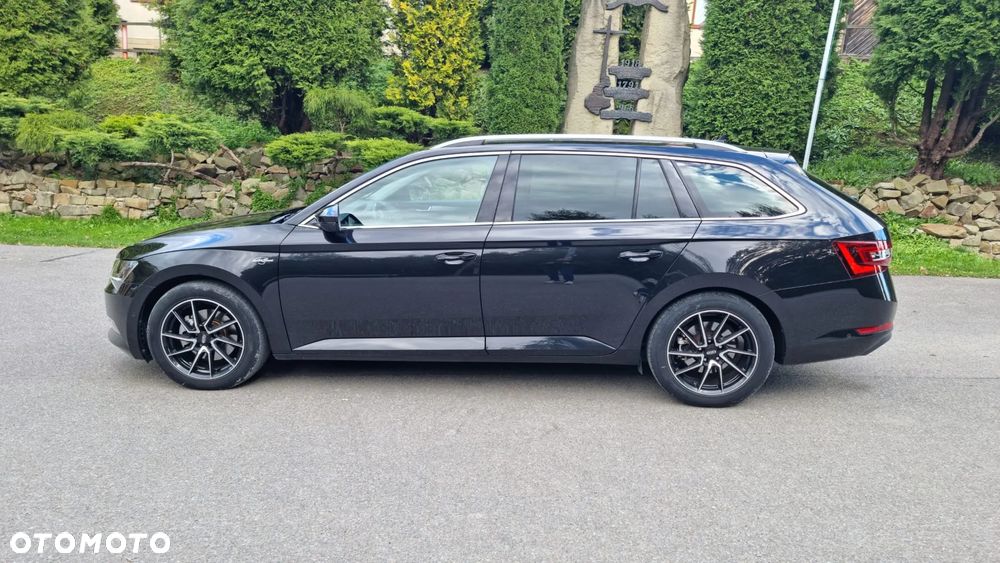 Skoda Superb Combi 2.0 TDI DSG Premium Edition - 18