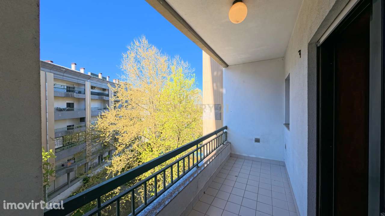 Apartamento T2 mobilado na Urbanização Vilabeira - Grande imagem: 3/13