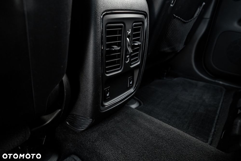 Jeep Grand Cherokee SRT8 - 21