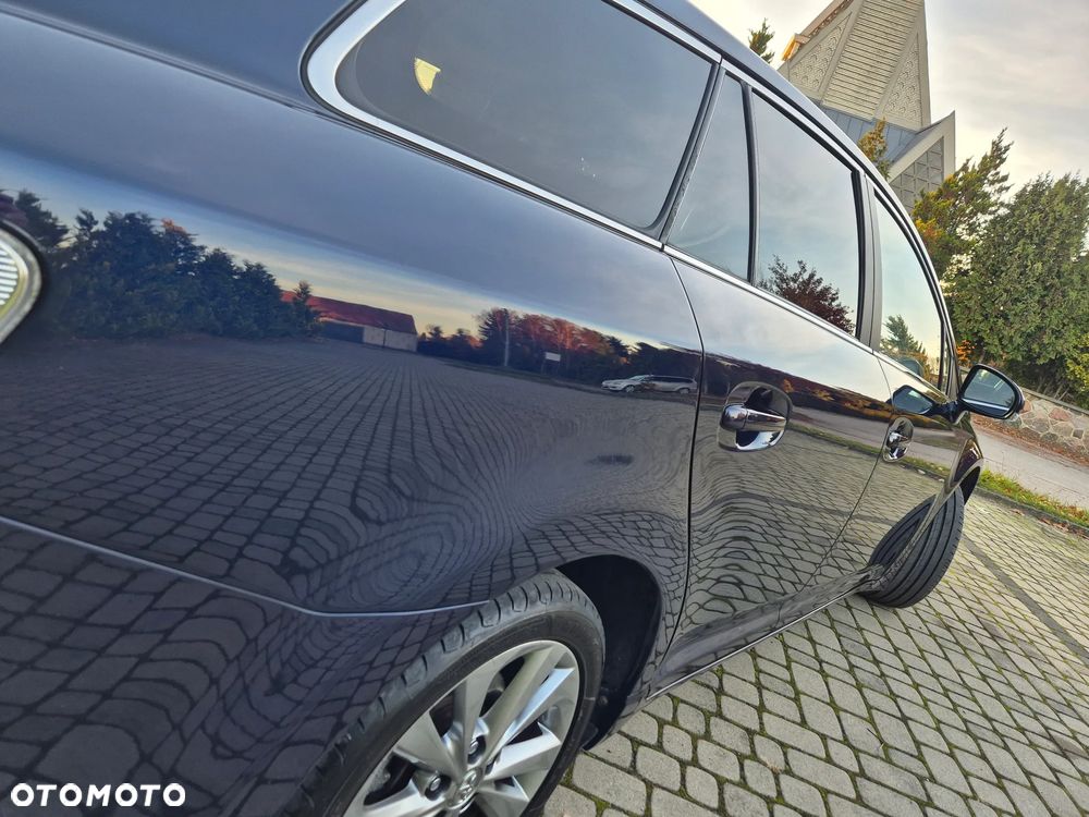 Toyota Avensis 2.0 Prestige NAVI - 9