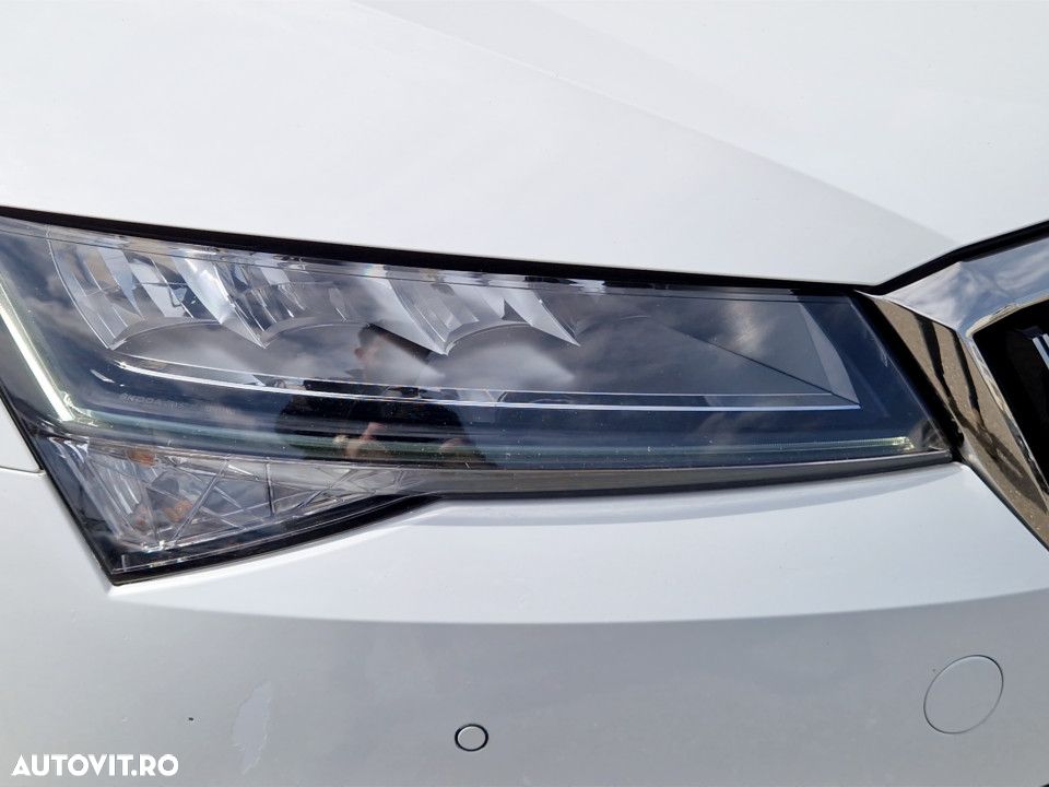 Skoda Superb 2.0 TDI DSG Ambition - 9