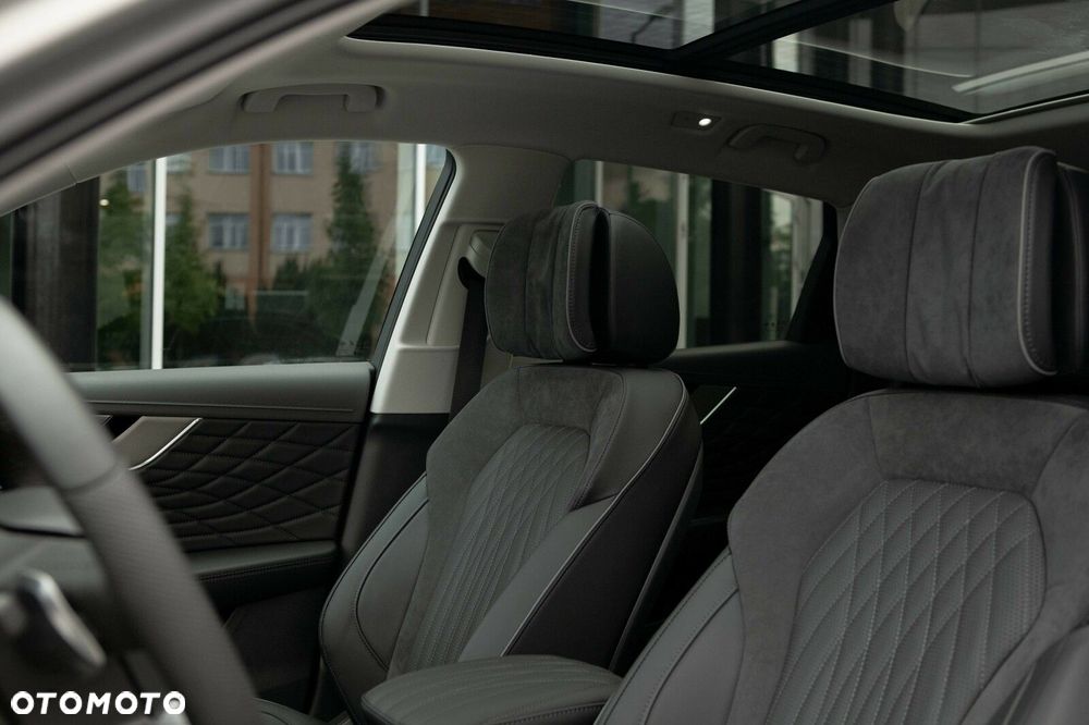 Hongqi HS5 - 24