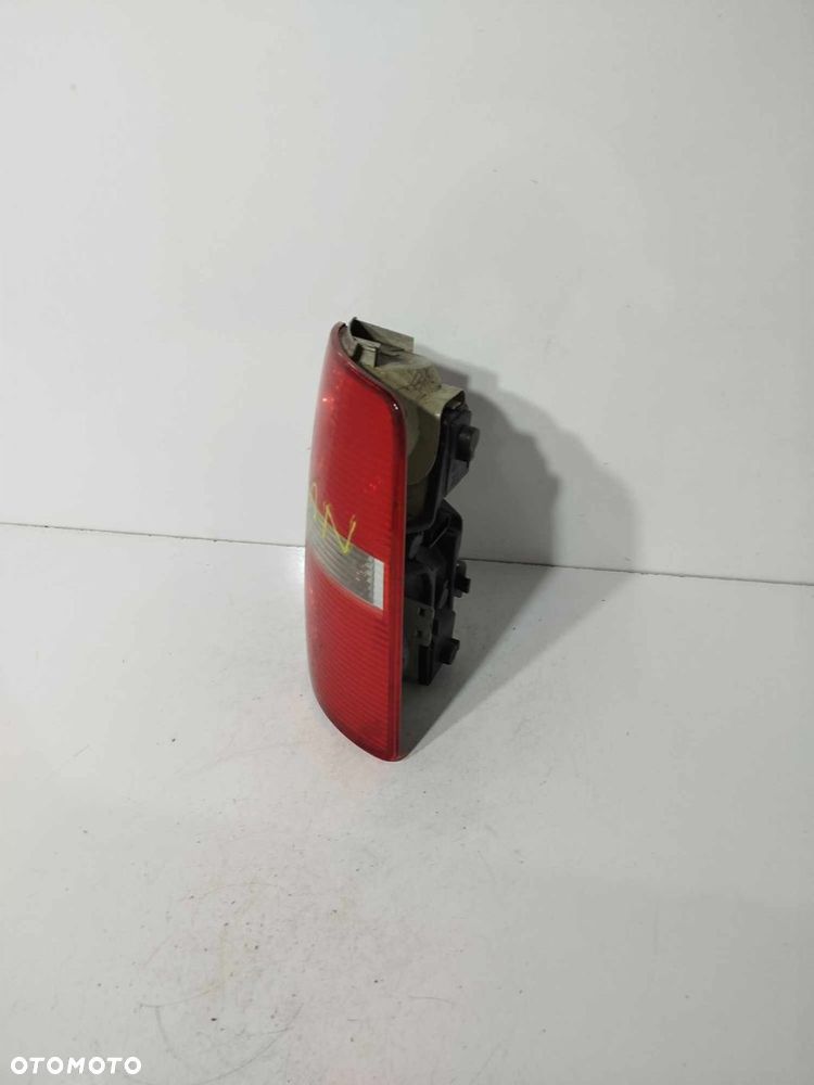 LAMPA PRAWA TYLNA VW TOURAN I 04-10 - 3
