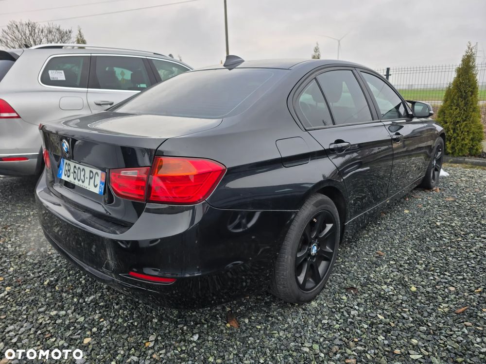 BMW Seria 3 328i xDrive Sport-Aut Modern Line - 2