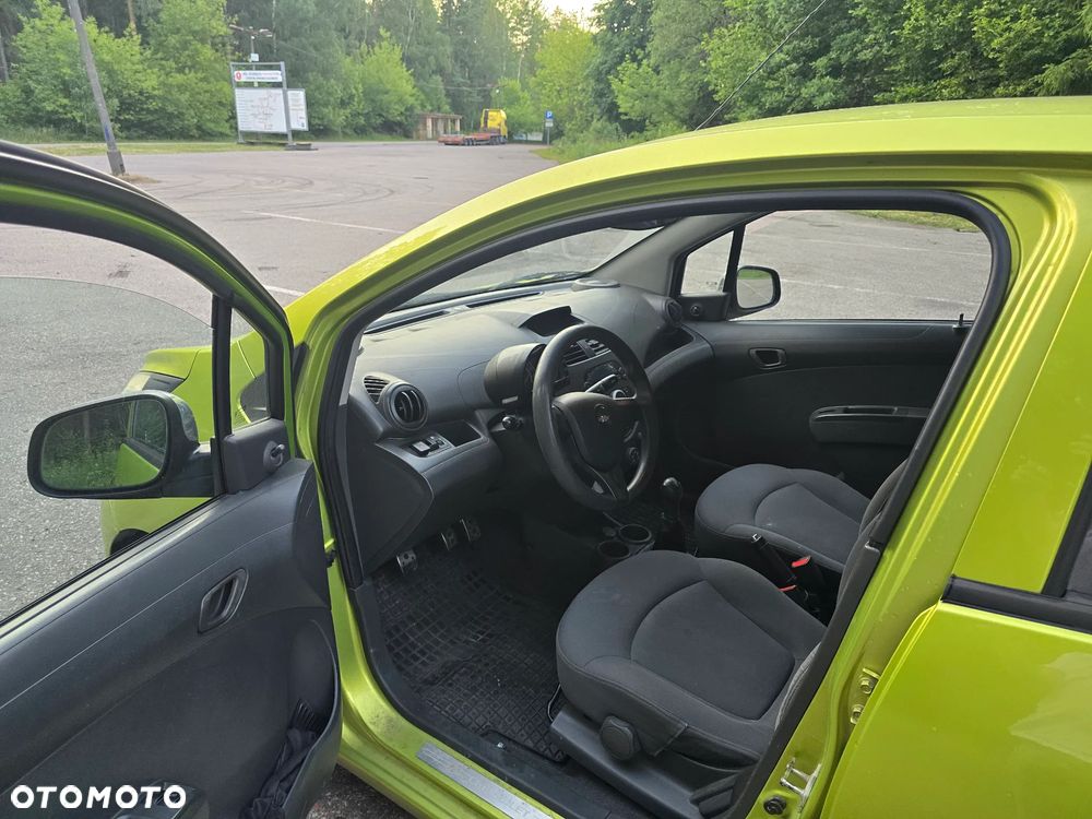 Chevrolet Spark 1.0 Base - 9