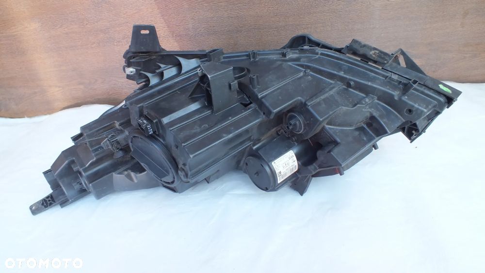 Lampa przednia prawa Opel Zafira C - 6
