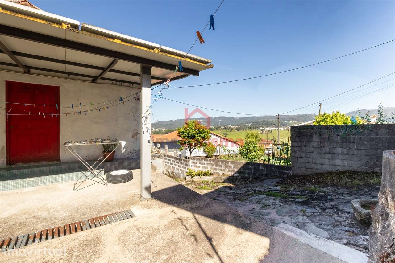 Moradia T1 para Restauro em Roriz, Santo Tirso - Grande imagem: 4/5