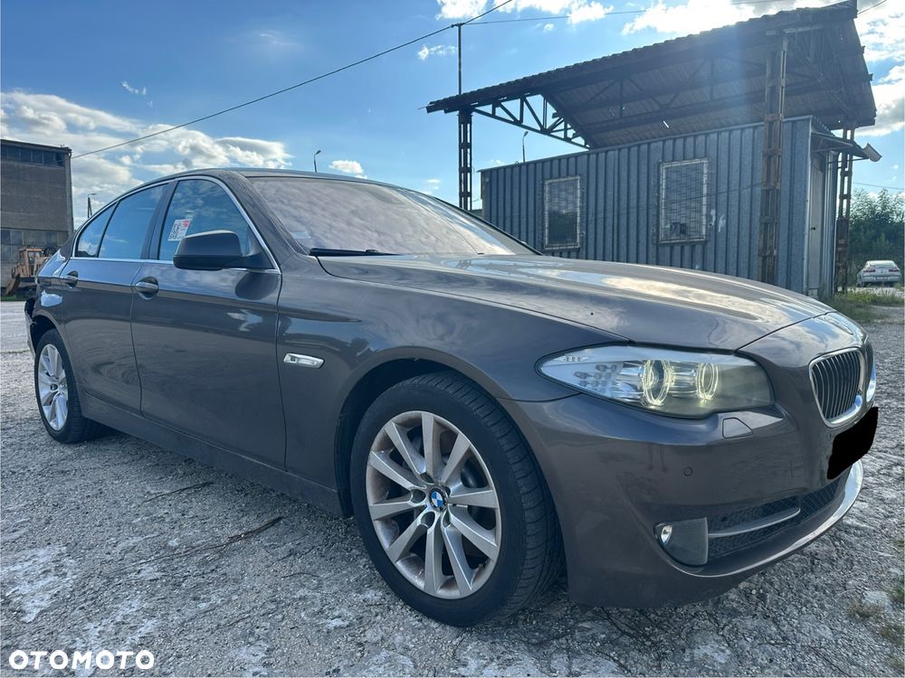BMW Seria 5 528i - 12