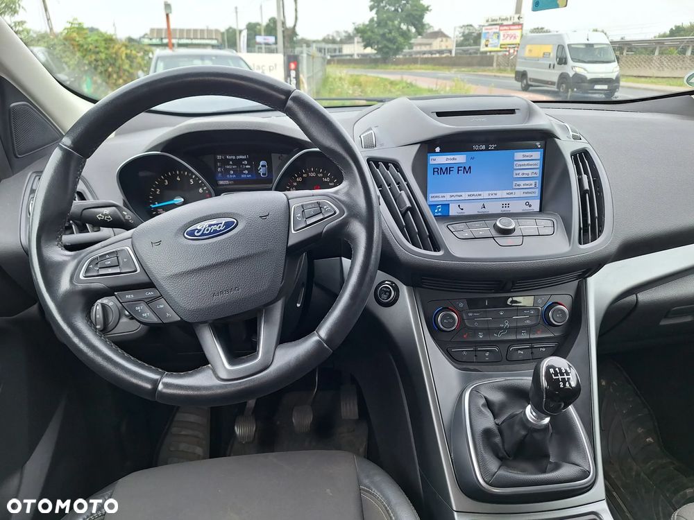 Ford Kuga 1.5 EcoBoost 2x4 Titanium - 23