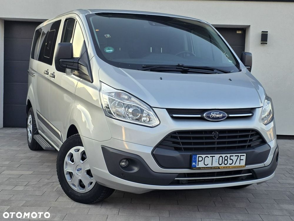 Ford Tourneo Custom - 33