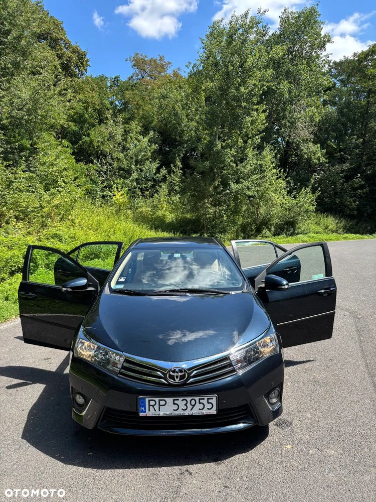 Toyota Corolla 1.6 Premium + - 16