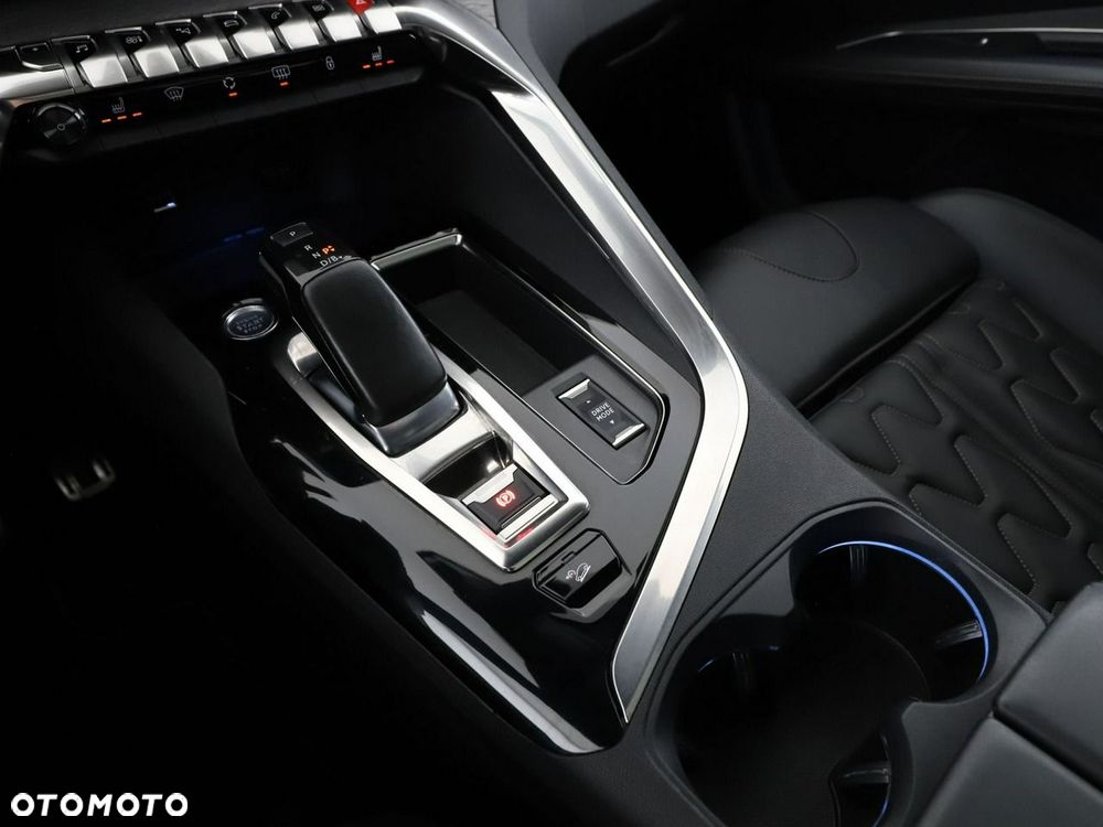 Peugeot 3008 Hybrid4 300 e-EAT8 GT - 33