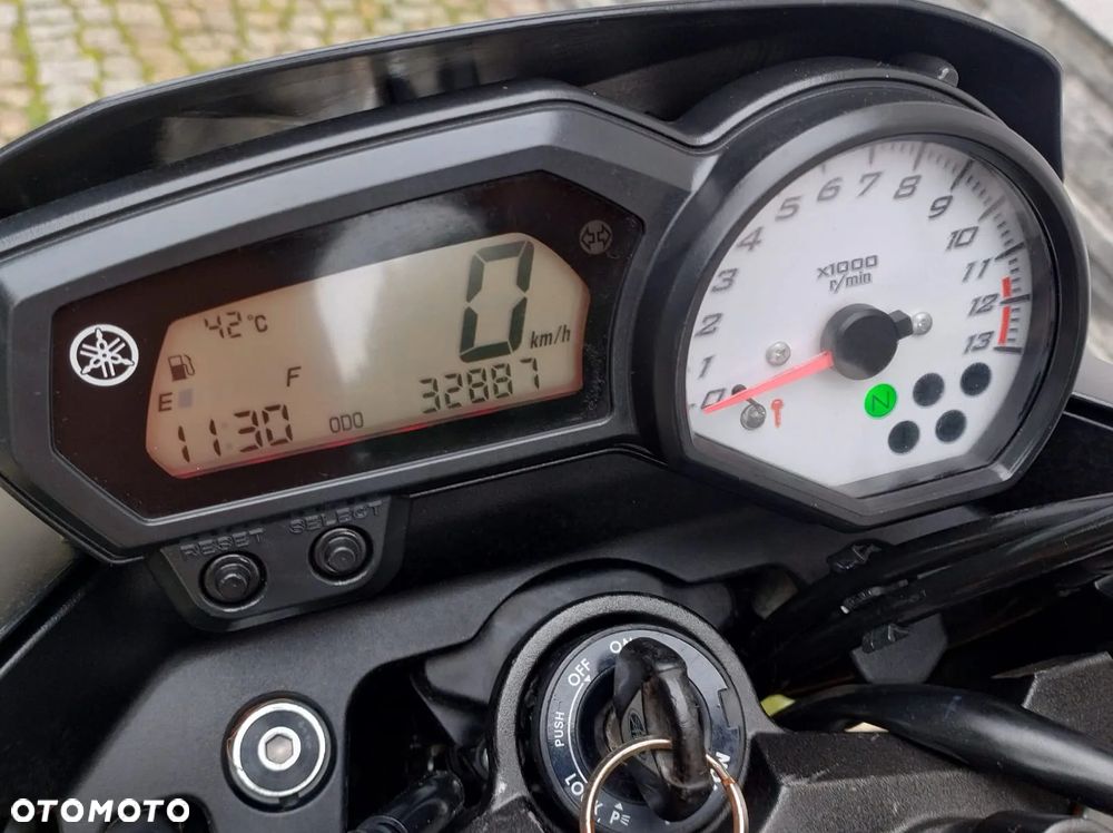 Yamaha FZ8 - 32