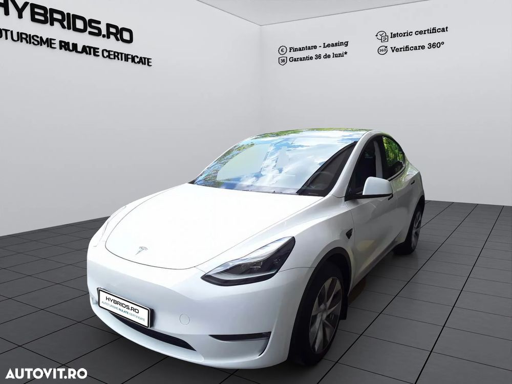 Tesla Model Y - 1