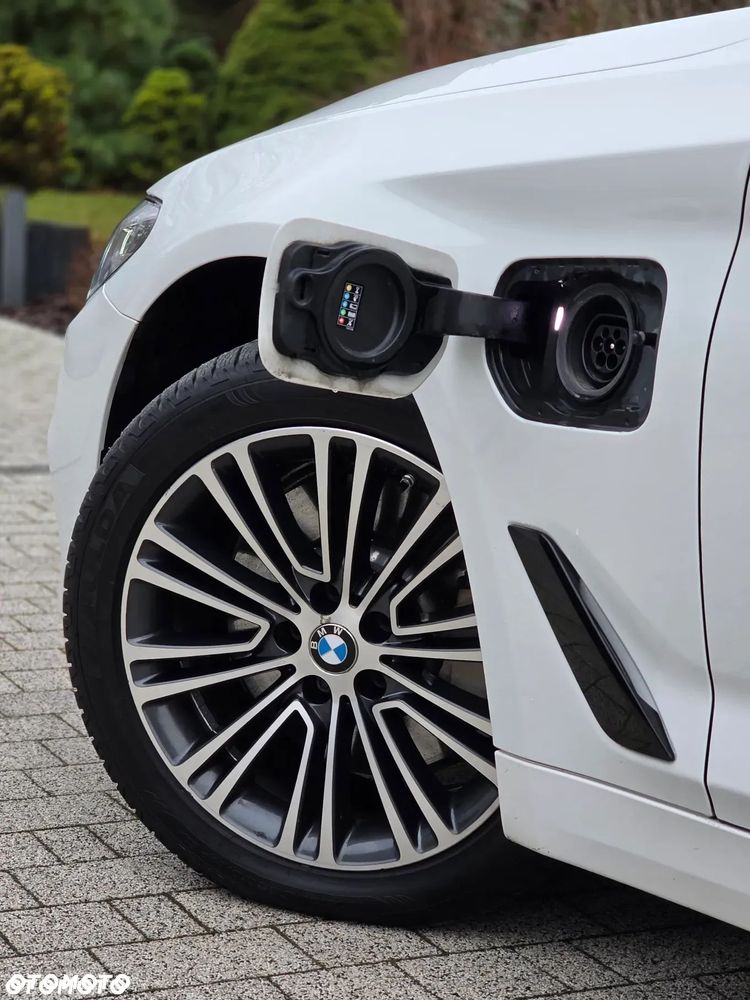 BMW Seria 5 530e iPerformance xDrive M Sport sport - 16