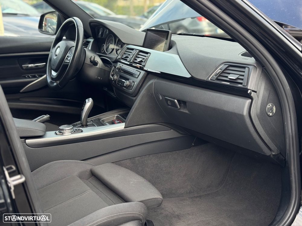 BMW 318 d Auto Line Sport - 23
