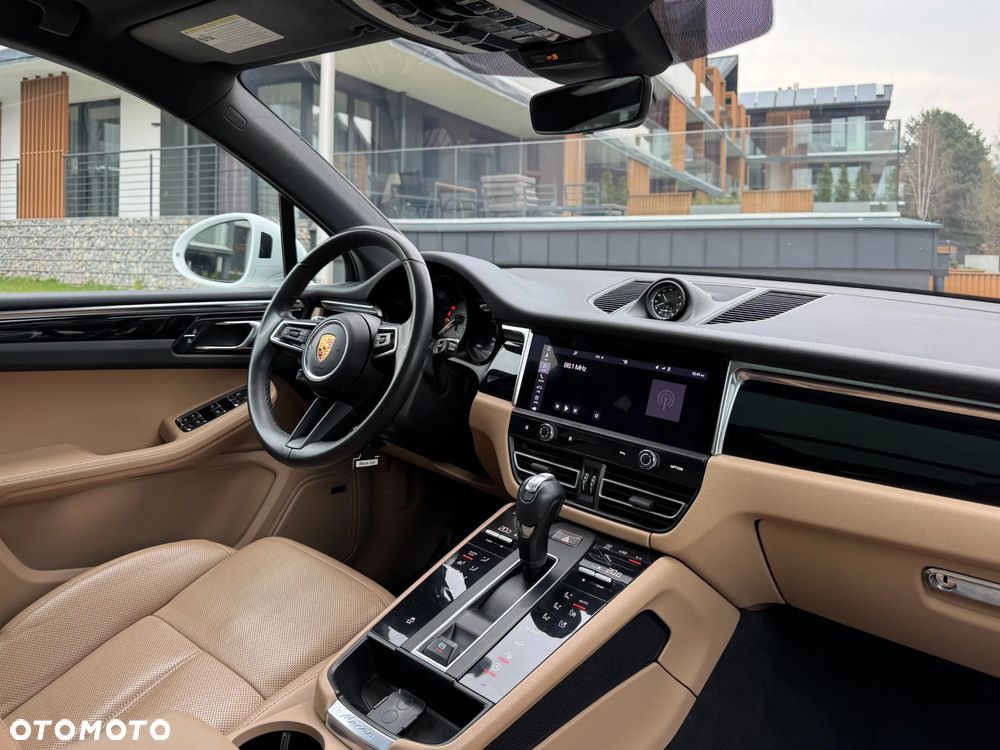 Porsche Macan Standard - 40