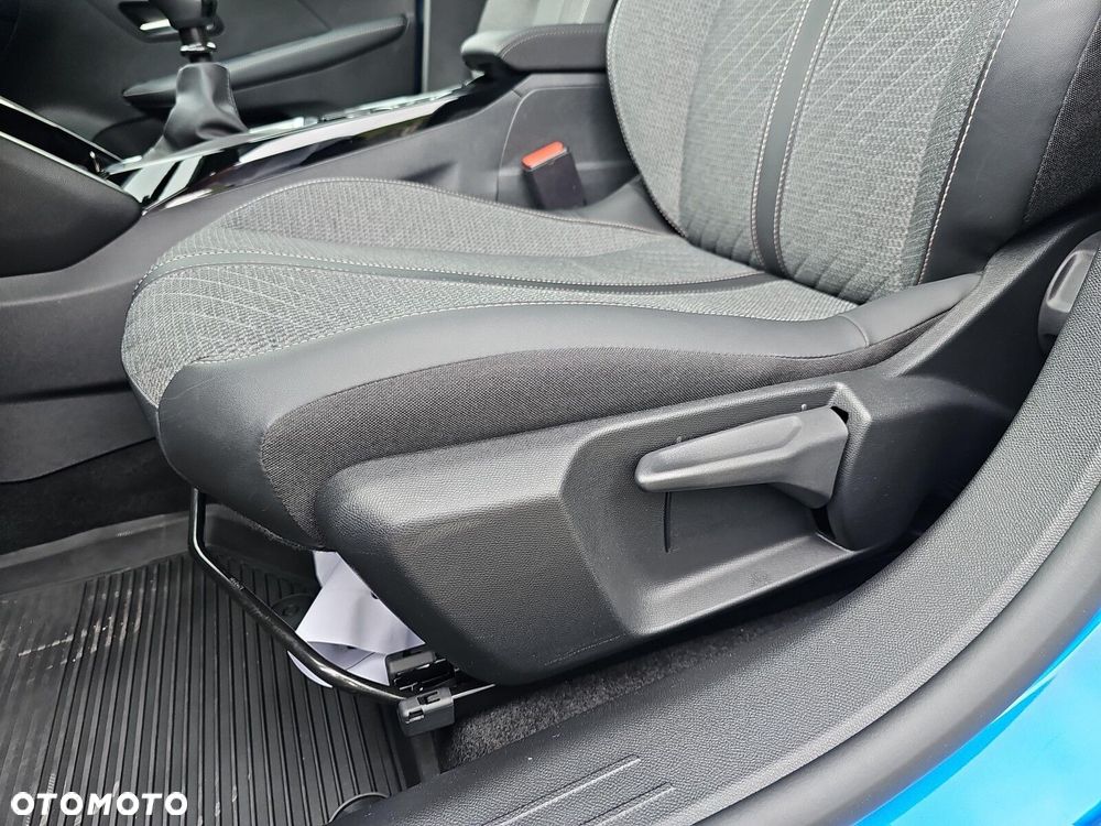 Peugeot 208 - 21