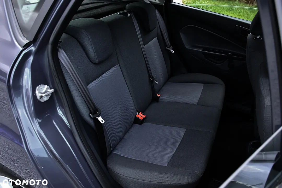 Ford Fiesta 1.25 Platinium X - 32
