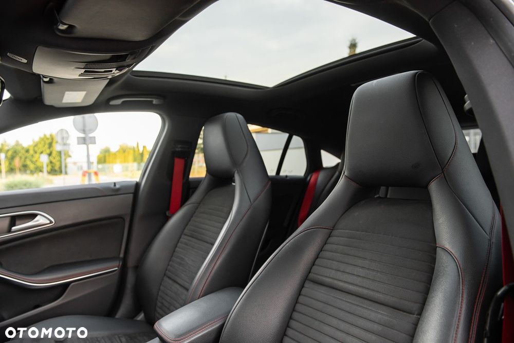 Mercedes-Benz CLA AMG 45 4Matic 7G-DCT - 18