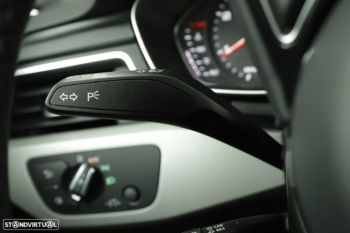 Audi A4 30 TDI S tronic - 16