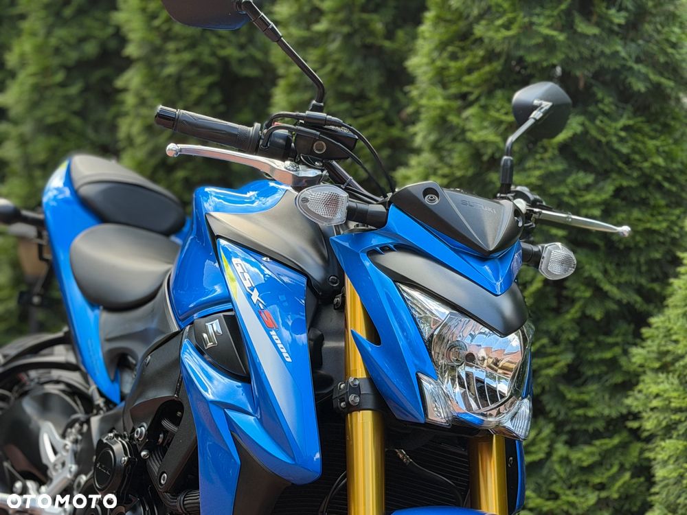 Suzuki GSX - 11