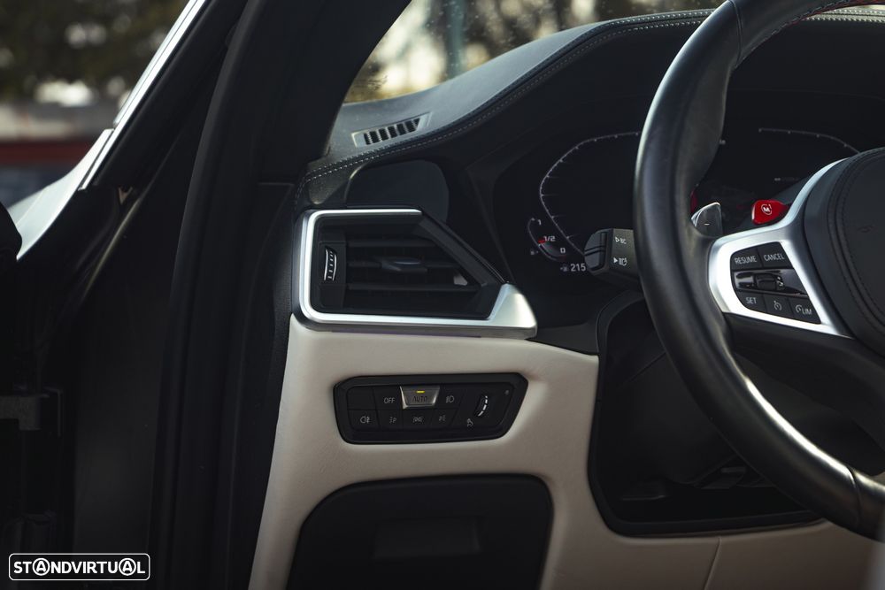 BMW M4 Competition M xDrive - 24