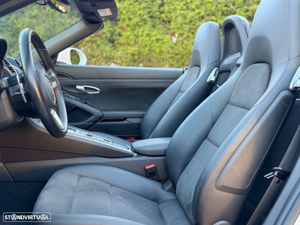 Porsche 718 - 16