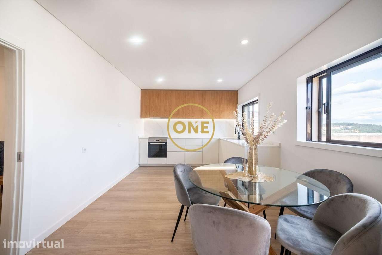 Moradia Bi-Familiar Isolada | Paços de Ferreira | 495.000,00€ - Grande imagem: 3/28