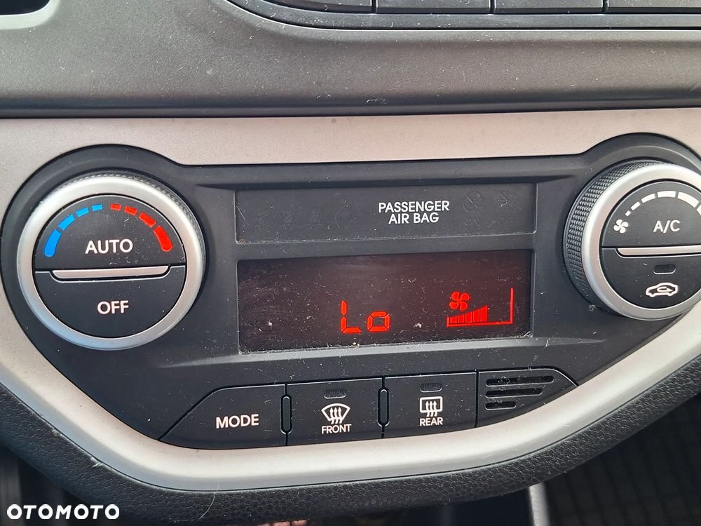 Kia Picanto 1.2 L - 6