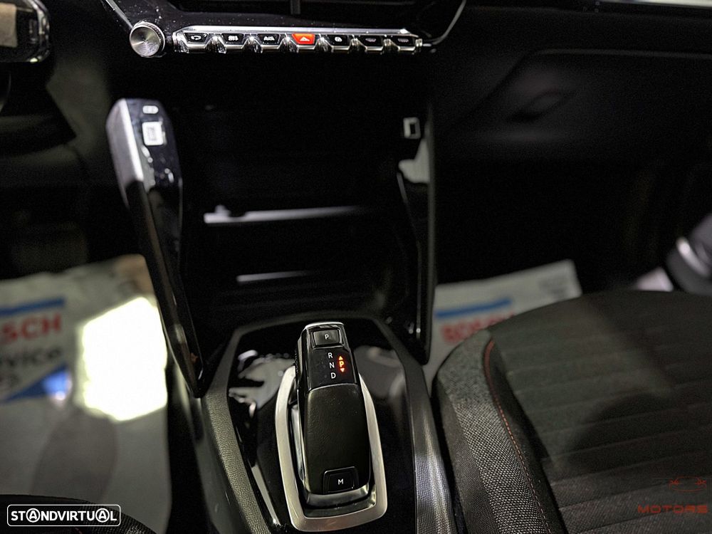 Peugeot 2008 1.2 PureTech Active Pack EAT8 - 28