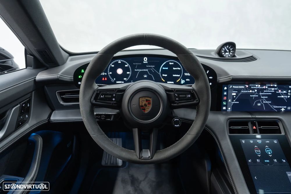 Porsche Taycan Cross Turismo 4 - 25