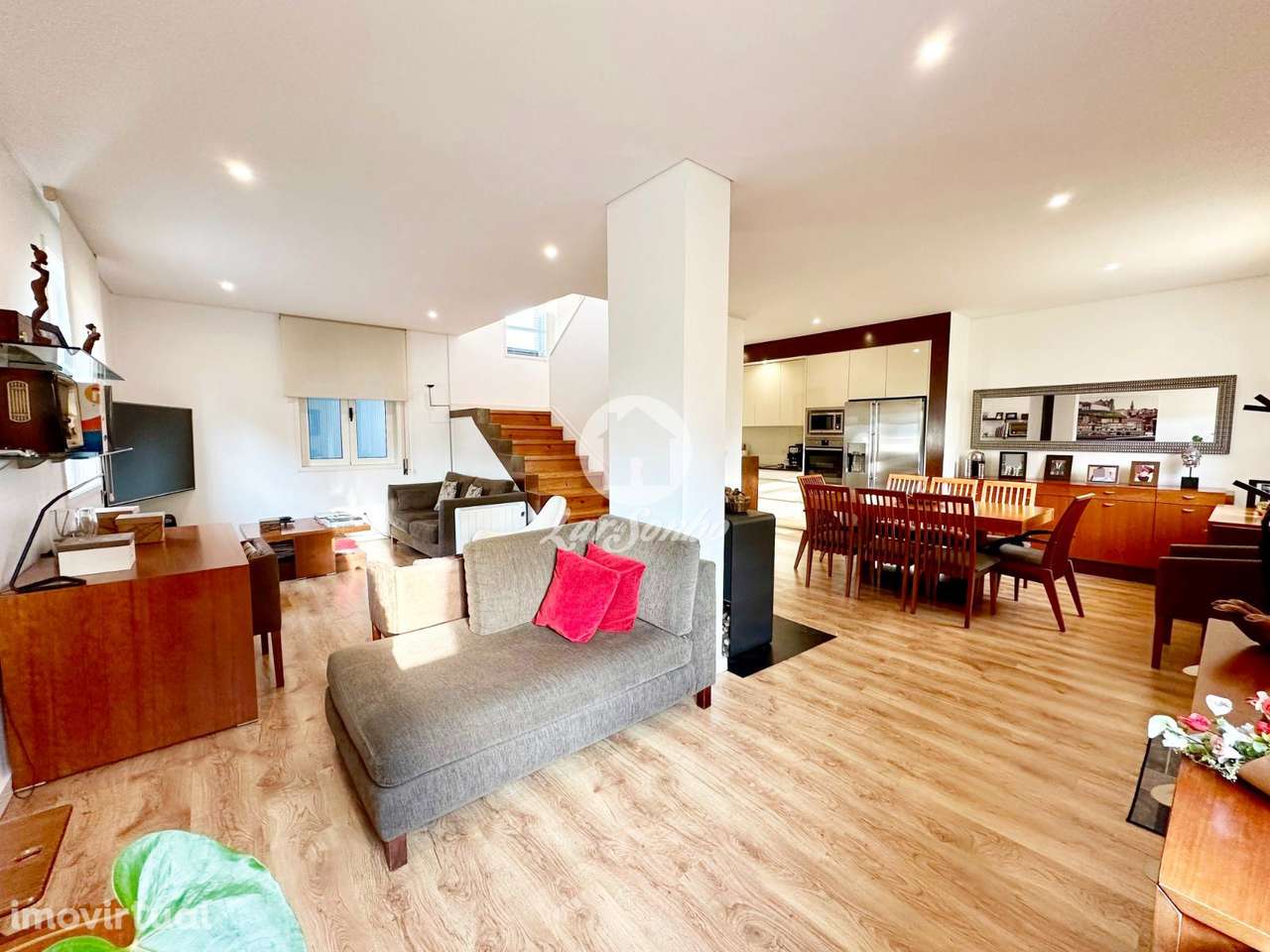 Moradia T2 com terreno de 770 m2 e negócio na Senhora da Hora, Mato... - Grande imagem: 2/26