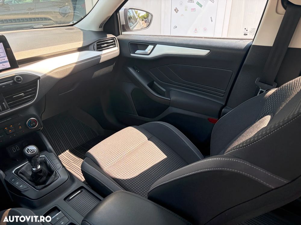 Ford Focus 1.0 EcoBoost Trend Edition - 28