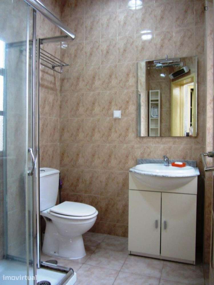 Quarto - localizado em Alcântara Lisbon - Grande imagem: 2/14